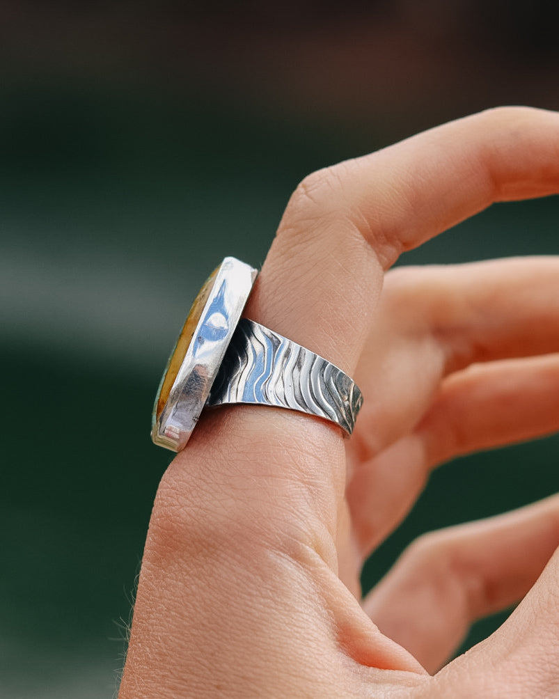 Royston Ribbon Turquoise Ripple Ring || 9-9.25